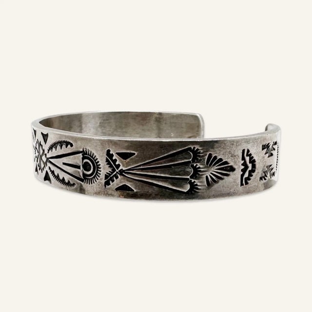Native American 1990s Sterling Silver Cuff Bracelet by Hopi Lucian Koinva For Sale - Image 3 of 5