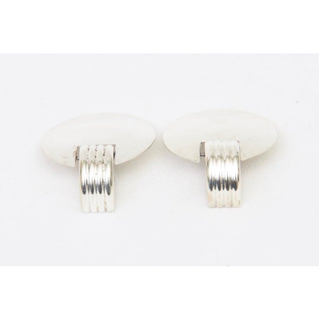 Ben Amun Vintage 1960's Sterling Silver Modernist Dangle Disk Clip on Earrings, A Pair For Sale - Image 4 of 9