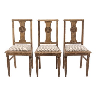 Early 20th Century Neoclassical Revival Urn-Back Oak Dining Chairs, Set of 3 For Sale