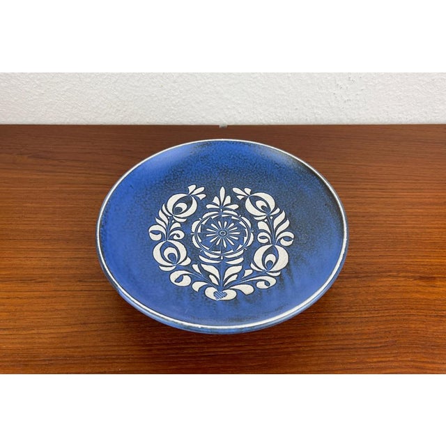 Mid-Century German Studio Pottery Wall Plate from Thoms Keramik, 1960s, in Very Good conditions. Designed 1960 to 1969...