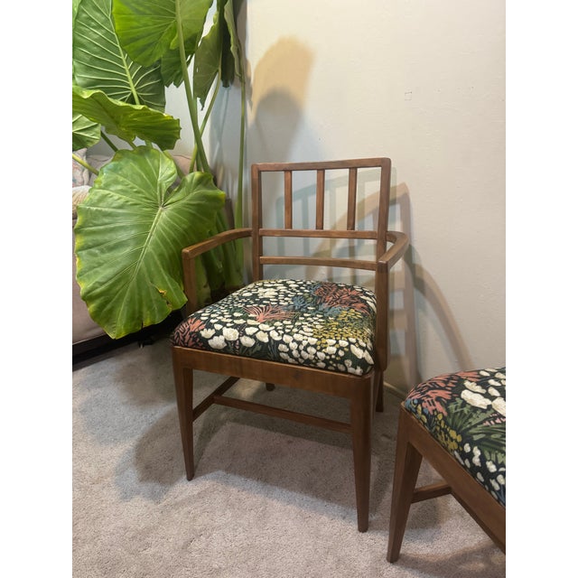 1940s Pair of 1940s Mid-Century Slat-Back Dining Chairs, Newly Reupholstered in Botanical Print For Sale - Image 5 of 7
