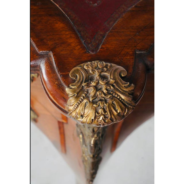 19th-Century French Louis XV Kingwood Bureau Plat With Leather Top and Bronze Mounts For Sale In Los Angeles - Image 6 of 11