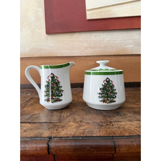 Georges Briard Vintage George Briard Yule Tide Creamer and Sugar Bowl Set Mid Century Christmas Serveware For Sale - Image 4 of 9