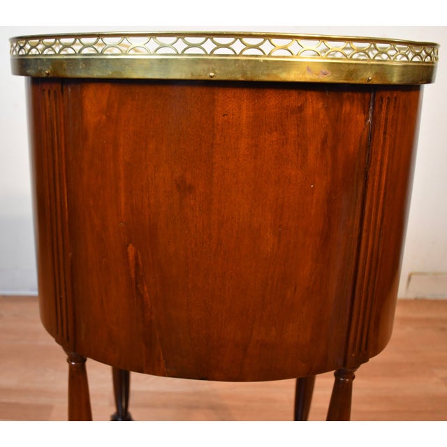 1910 French Louis XV Mahogany Marble Top Nightstand Bedside Table For Sale - Image 4 of 14