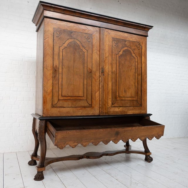 Oak and Walnut 2-Door Cabinet, 18th Century For Sale - Image 6 of 18