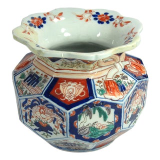 Oktagonal Imari Handpainted Japan Vase, 1890s For Sale