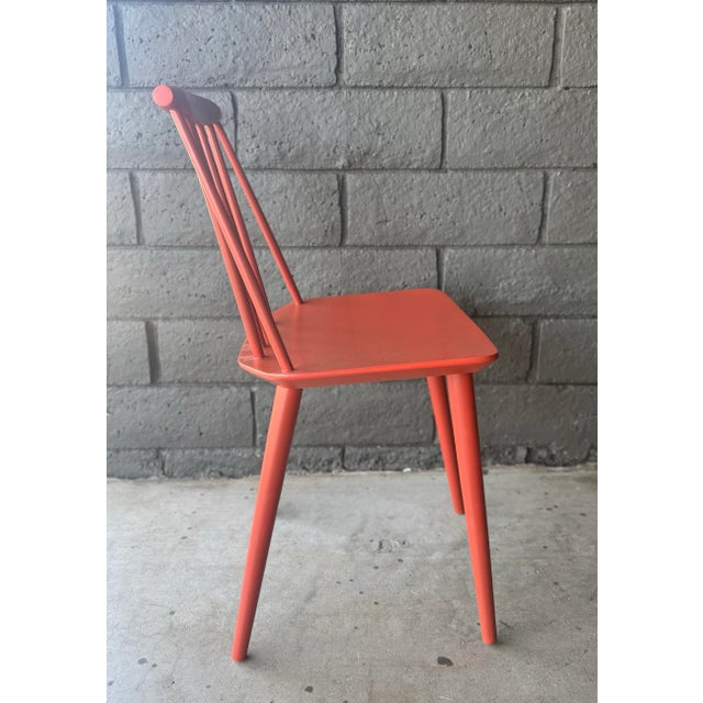 Folke Pålsson for FDB Møbler J77 chair produced in 1969. Folke Pålsson based his design on the 1960s classic Windsor...