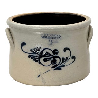 Antique American Blue Decorated Stoneware 1 1/2 Gallon Crock by J & E Norton Bennington Vermont For Sale