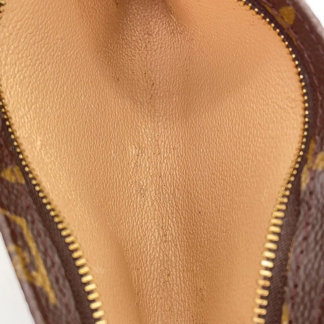 A 1999 Vintage Louis Vuitton Coated Canvas Monogram Pouch For Sale - Image 11 of 16