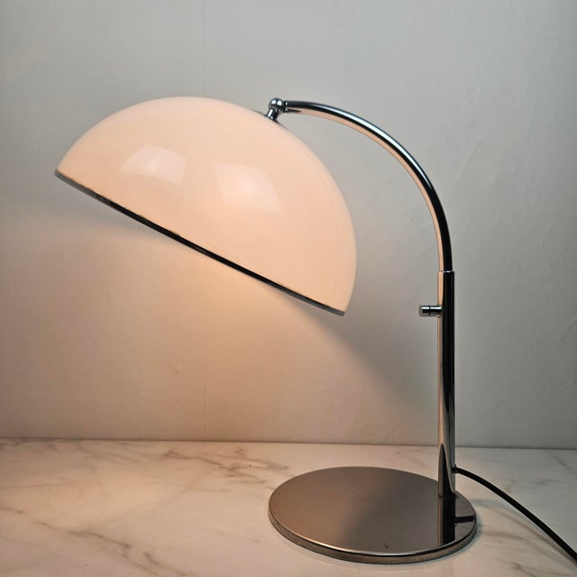 Mid-Century Modern Table Lamp in Chrome and White Acrylic Diffuser, Italy, 1970s For Sale - Image 3 of 14