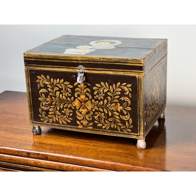 Antique New England Folk Art Painted Portrait Document Box, Mother & Child, C. 1840–1860 For Sale - Image 4 of 9