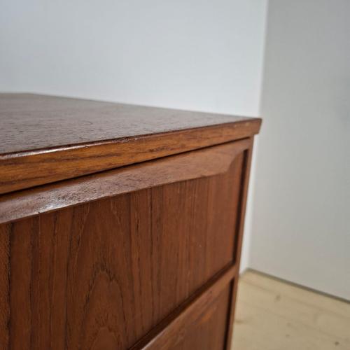 Small Mid-Century Modern Scandinavian Chest of 4 Drawers in Teak, 1960s For Sale - Image 3 of 9