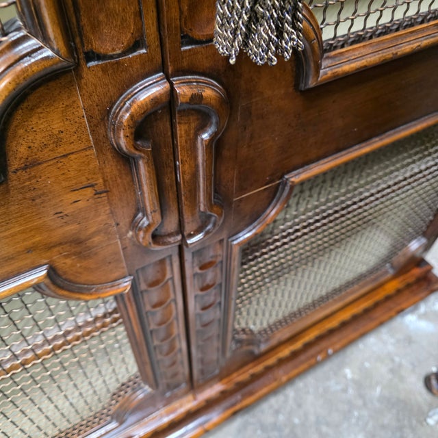 Late 20th Century 20th-Century Georgian Revival Bibliotheque With Copper Wire Mesh Panels For Sale - Image 5 of 15