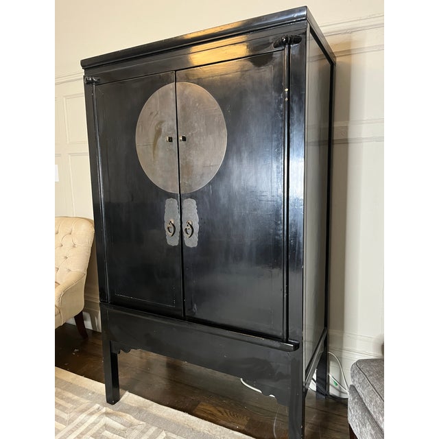 Chinese Wedding Cabinet in Black Lacquer For Sale - Image 4 of 5
