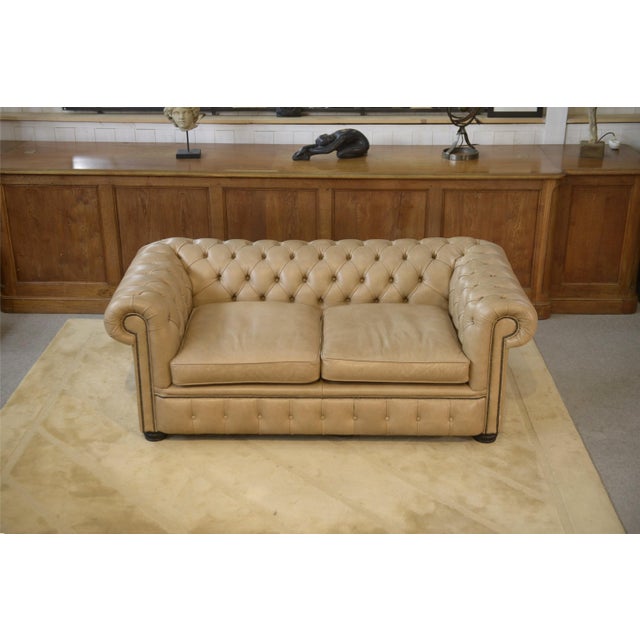 Vintage English Chesterfield Sofa in Beige Leather, 1990s For Sale - Image 10 of 15