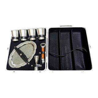 1960s/70s Vintage Collins Bros Chicago Portable Traveling Bar Kit – Cocktail Set For Sale