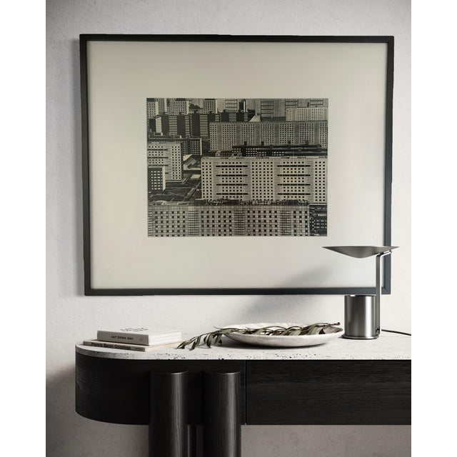 Mexican Rodrigo Moya — “Hipotecados, Tlatelolco, Ciudad De México,” 1963 — Signed Gelatin Silver Photograph For Sale - Image 3 of 18