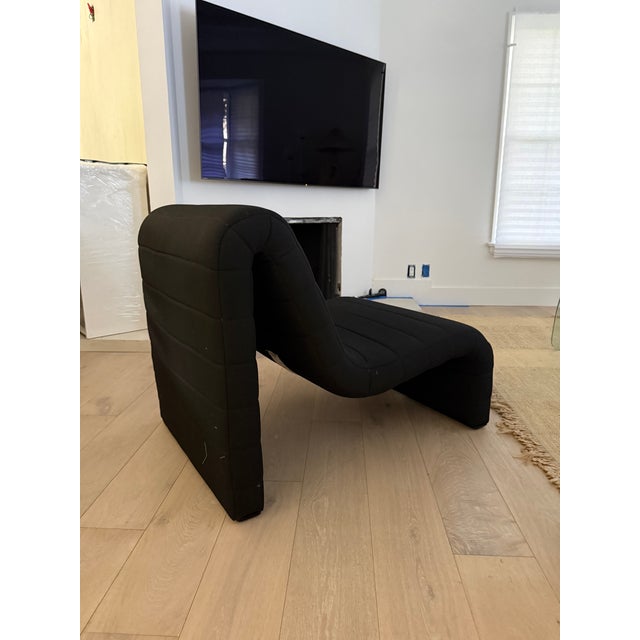 Postmodern Sculptural Chaise Lounge in Black – Organic Modern Statement Piece For Sale - Image 4 of 5