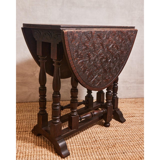 Early 19th Century Hand Carved Drop Leaf Accent Table For Sale - Image 4 of 17