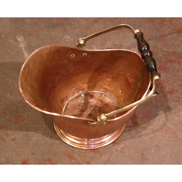 Copper 19th Century English Victorian Copper and Brass Coal Bucket For Sale - Image 8 of 10