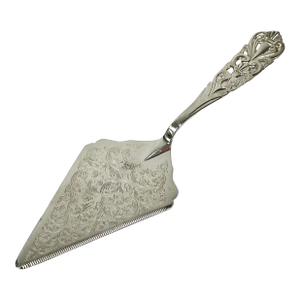 Mid-Century Italian Hollywood Regency Traditional Etched Silverplate Pie-Cake Server.