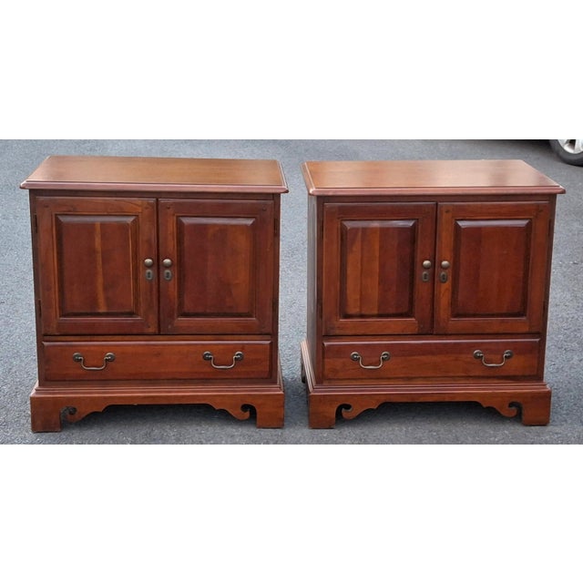 Hooker Furniture Pair Hooker Furniture French Chippendale Style Cherry Night Tables For Sale - Image 4 of 18