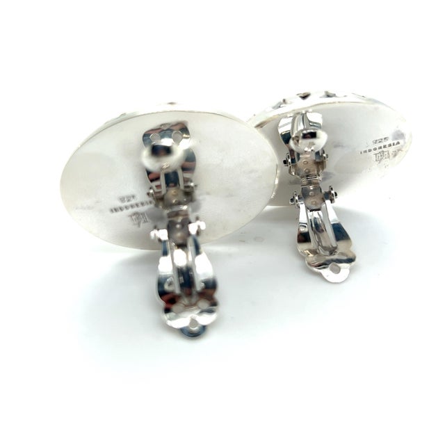 1990s 1990s Pair of John Hardy Estate Large Button Clip on Earrings 1.5" Sterling Silver For Sale - Image 5 of 7