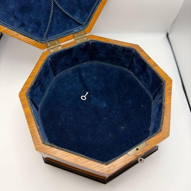 Bauhaus Octagonal Box in Ash, Walnut, Maple, Mahogany, and Velvet, Vienna, 1920s For Sale - Image 18 of 18