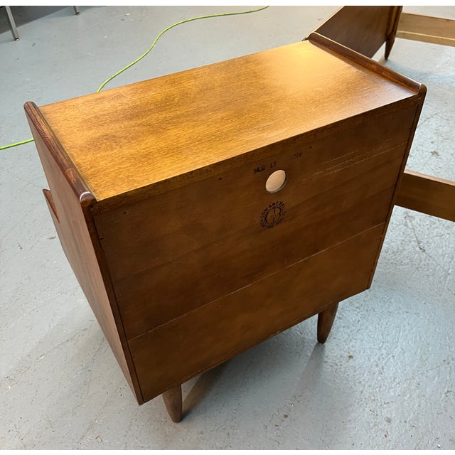 Mid-Century Russel Wright for Conant Ball Nightstands For Sale - Image 13 of 14