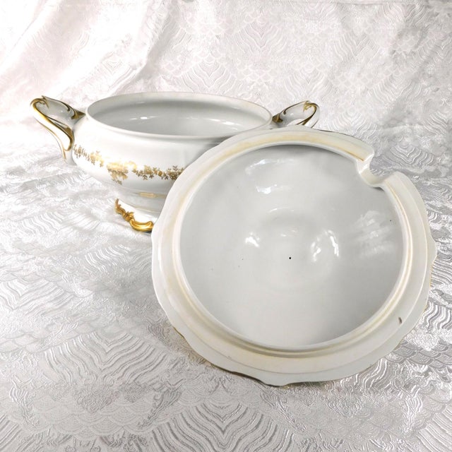 1940s Weimar Large White and Gold Soup Tureen With Lid For Sale - Image 4 of 9