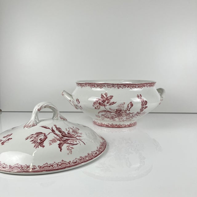 1930s Soup Tureen Fontange Model in Red from Sarreguemines, 1918 For Sale - Image 5 of 15