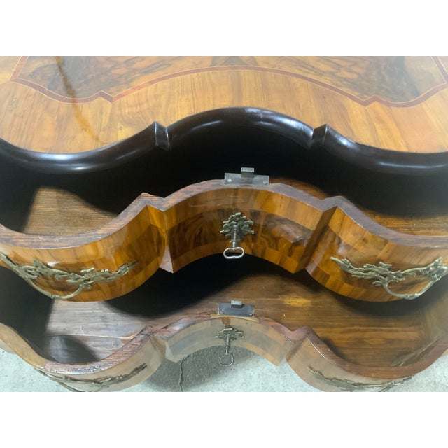 Baroque Baroque Chest of Drawers in Walnut, 1750s For Sale - Image 3 of 18