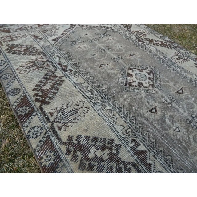 1970s Vintage Handwoven Low Pile Faded Pale Medium Turkish Ushak Rug - 3'11'' X 6'7'' For Sale In Philadelphia - Image 6 of 13