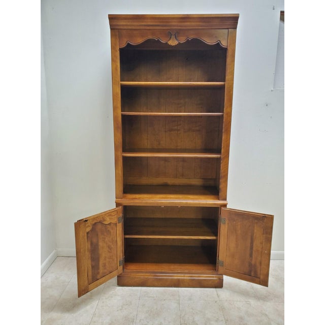 Brown 1990s Ethan Allen Bookcase French Country Display Cabinet Shell Carved Fin. 236 For Sale - Image 8 of 11