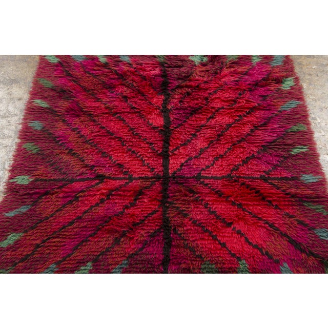 Rug & Kilim Vintage Swedish Rya Wool Rug in Crimson Design by Rug & Kilim, 1950-1959 For Sale - Image 4 of 9