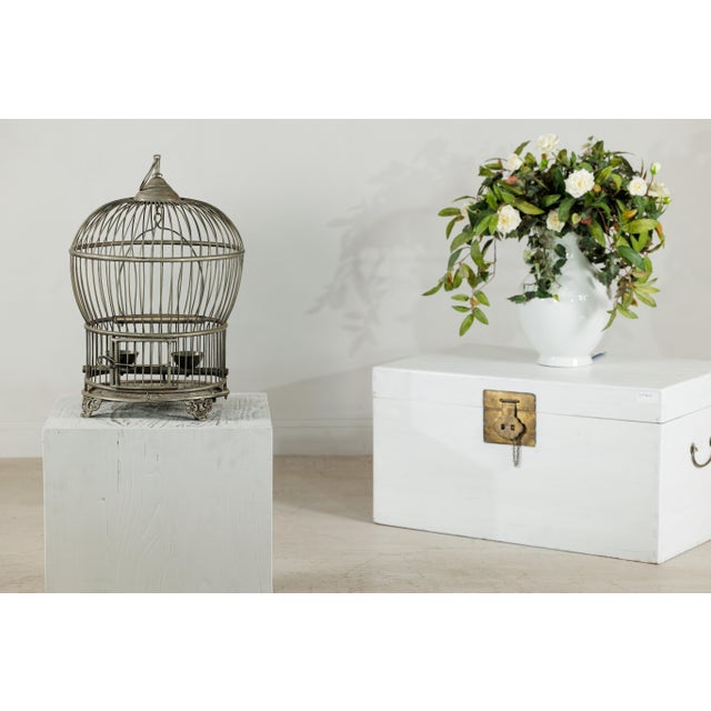 Indian Antique Indian Brass Bird Cage with Montgolfière Form and Pierced Feet For Sale - Image 3 of 18