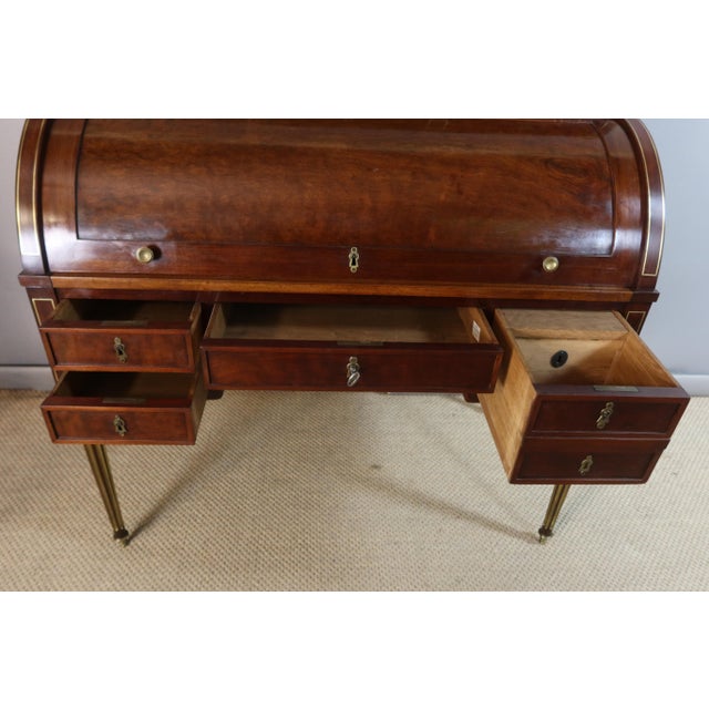 Louis XVI Cylinder Desk in Wood For Sale - Image 5 of 12