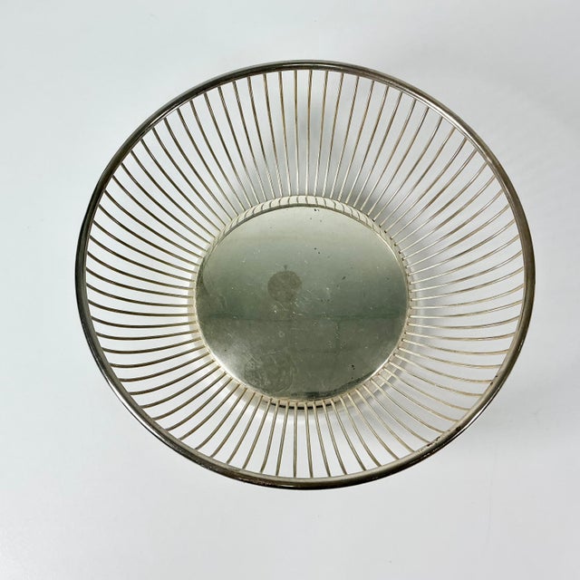 Metal 1970s Vintage Hollywood Regency Boho Chic Gorham Silverplate Wire Bread Basket Serving Dish For Sale - Image 7 of 9