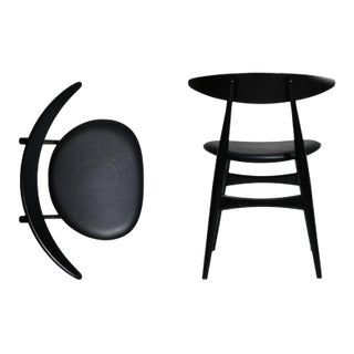 34 Hans J. Wegner Black Laquered Oak Dining Chairs, Model Ch 33 for Carl Hansen For Sale