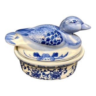 Vintage Blue and White Chinoiserie Porcelain Duck Lidded Trinket Dish For Sale