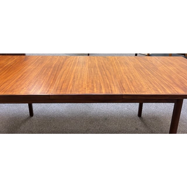 Mid Century Modern Extending Teak Dining Table c.1960 For Sale - Image 9 of 16