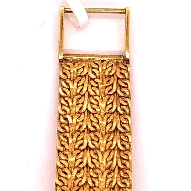 1940s Tiffany & Co. Universal Genève Ladies 18 Karat Yellow Gold Watch and Band For Sale - Image 4 of 8