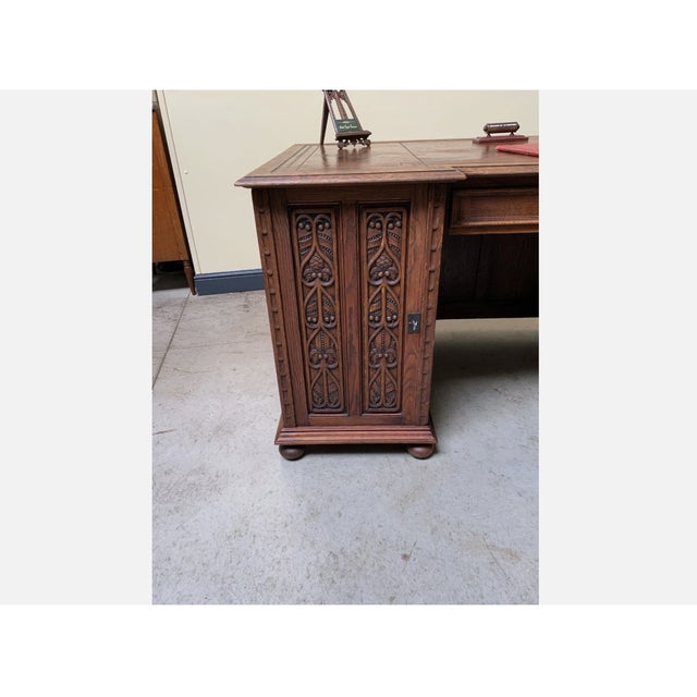 Late 19th Century Antique Neo-Gothic Desk in Oak, 1880 For Sale - Image 5 of 14