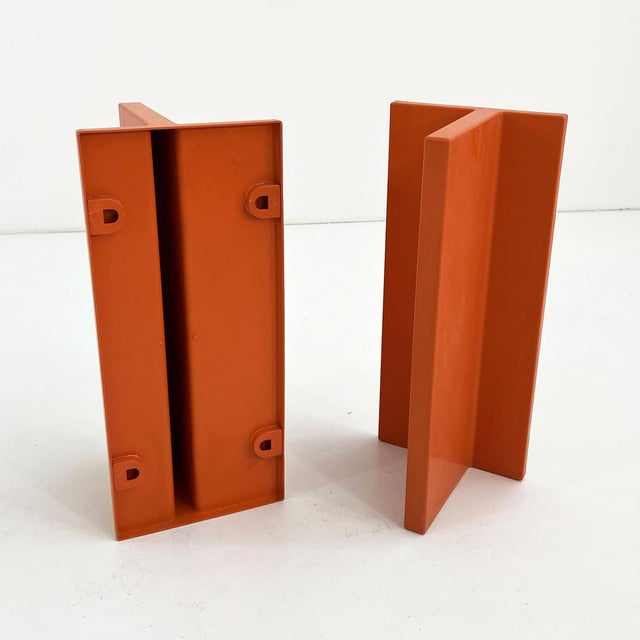 1970s Orange Wall Shelves attributed to Marcello Siard for Kartell, 1970s, Set of 2 For Sale - Image 5 of 7