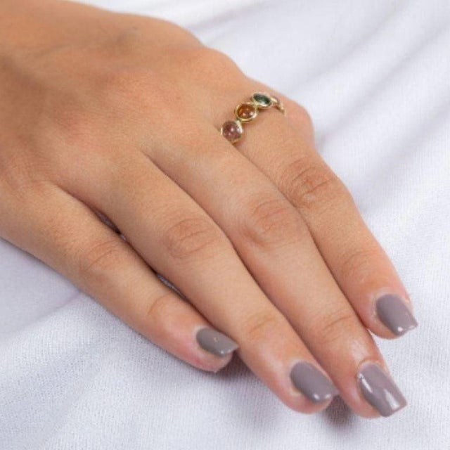 This is part of Chairish’s Fine Jewelry assortment. Represent your endless love with our stunning infinity band that...