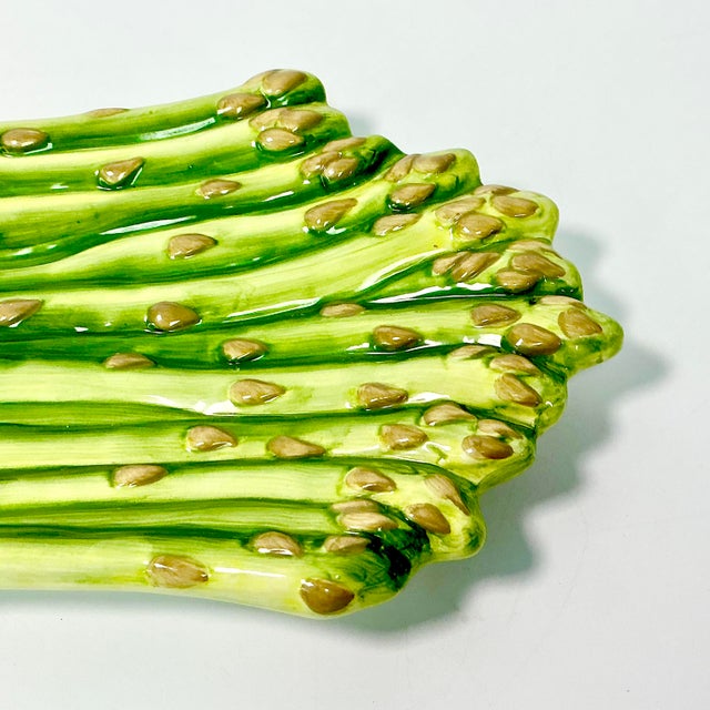 1990s Vintage Hollywood Regency Boho Chic Trompe L’Oeil Asparagus Plate. For Sale - Image 14 of 14