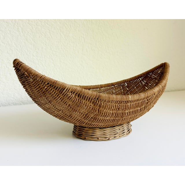 1960s 1960s Woven Wicker Canoe-Shaped Basket For Sale - Image 5 of 7
