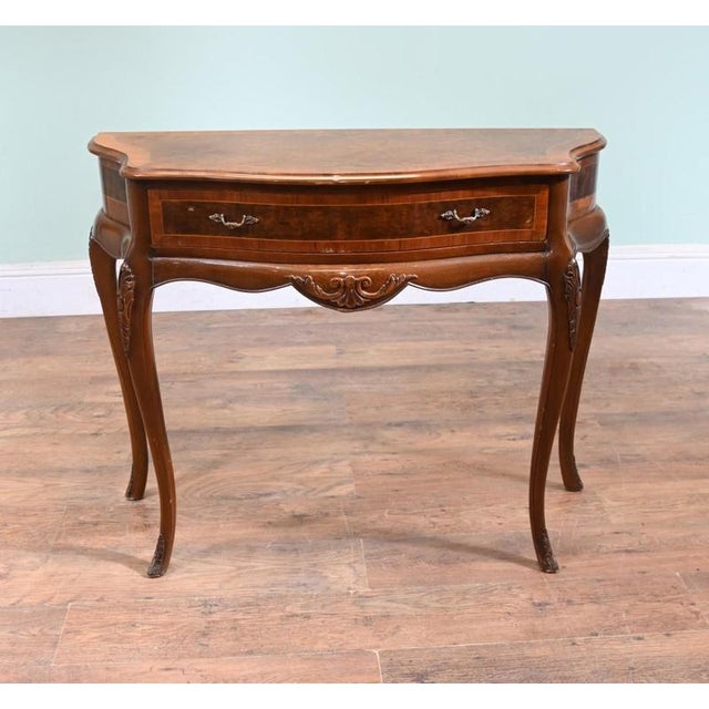 Queen Anne Console Table in Walnut from Epstein and Co, 1930s For Sale - Image 3 of 6