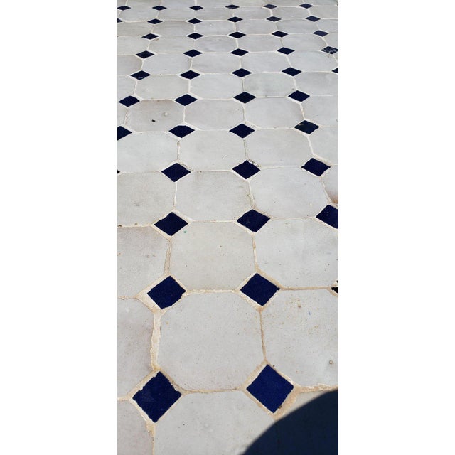 A new arrival. 100 % glazed. Simple CR4 pattern. Oval shape. White / yellow / blue Moroccan mosaic dining room table (for...