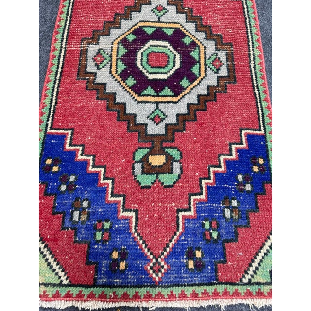 Contemporary Turkish Yastik Rug 1'8" x 3'4" For Sale - Image 3 of 5